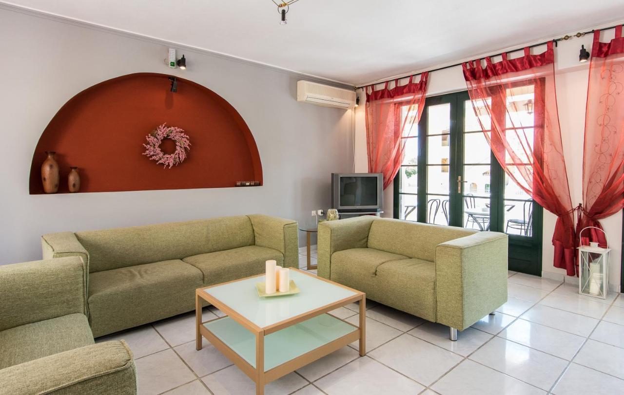 Bozikis Palace 2*